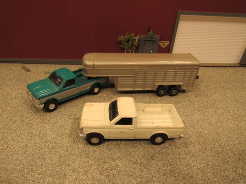 Vintage lot ertl ford - lot, 2